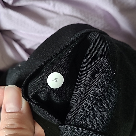 Lululemon tank Sz4 - Picture 5 of 5